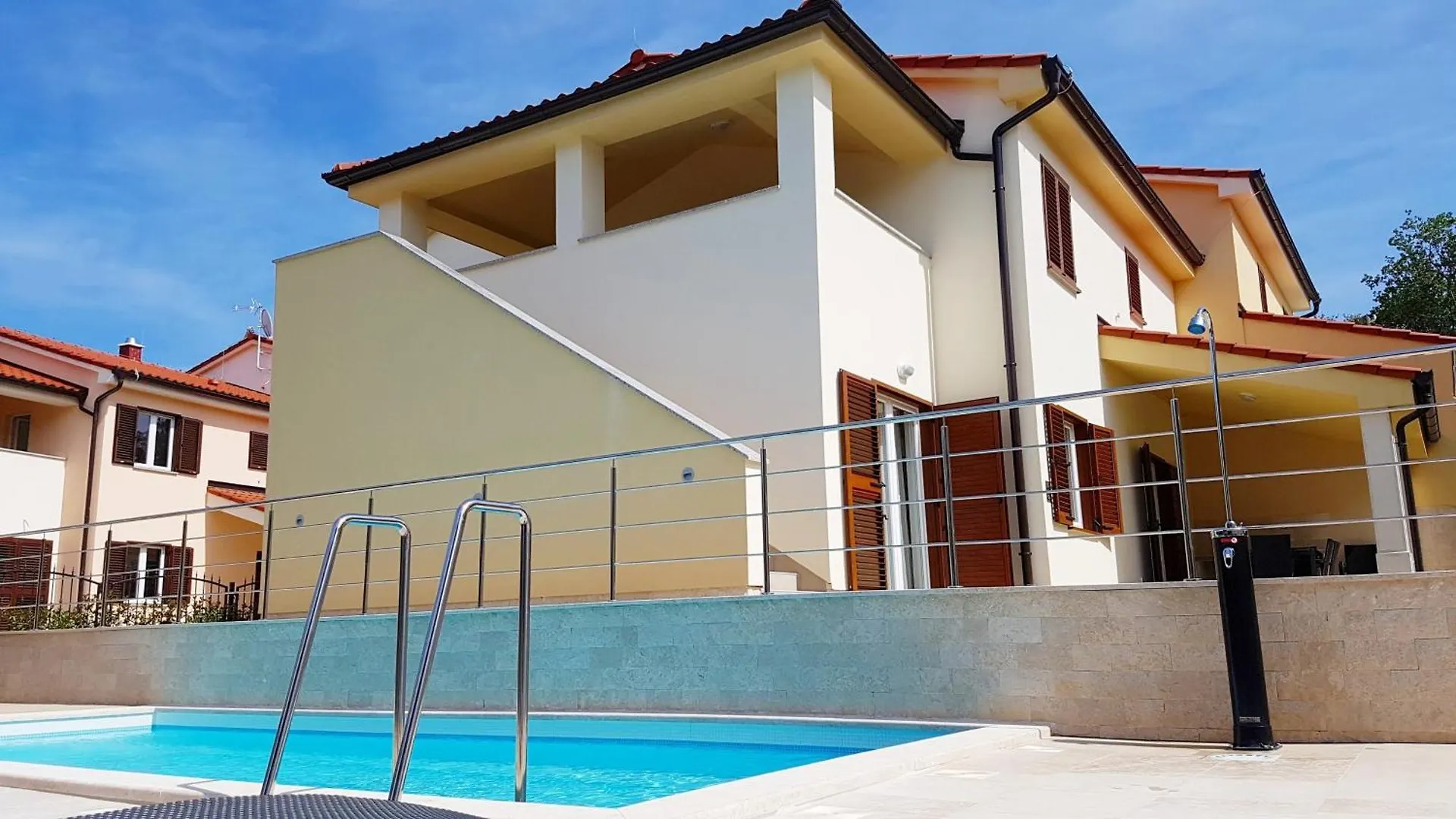 Villa Aurora Mit Pool Banjole Croatia