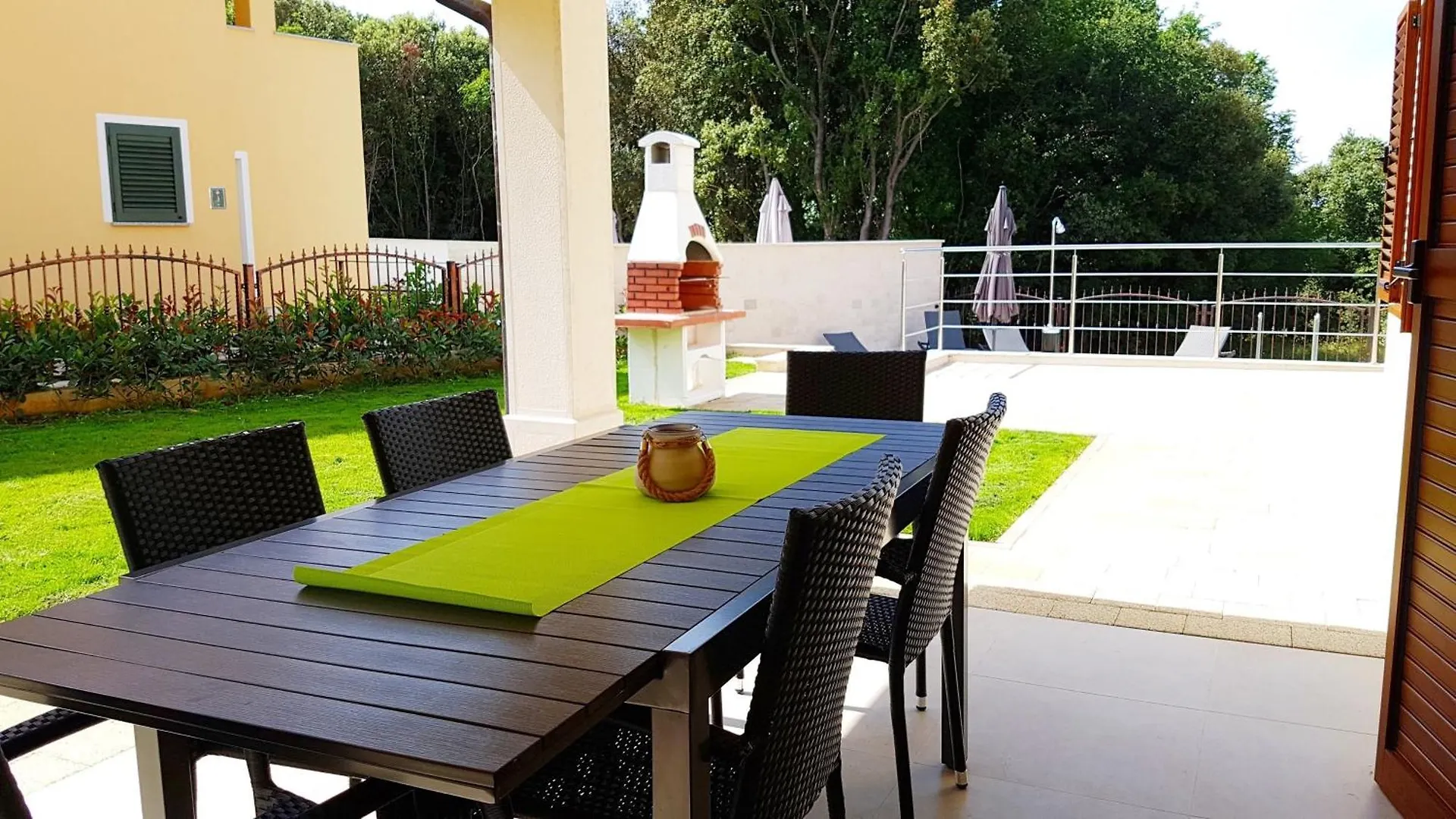 Villa Aurora Mit Pool Banjole Holiday home